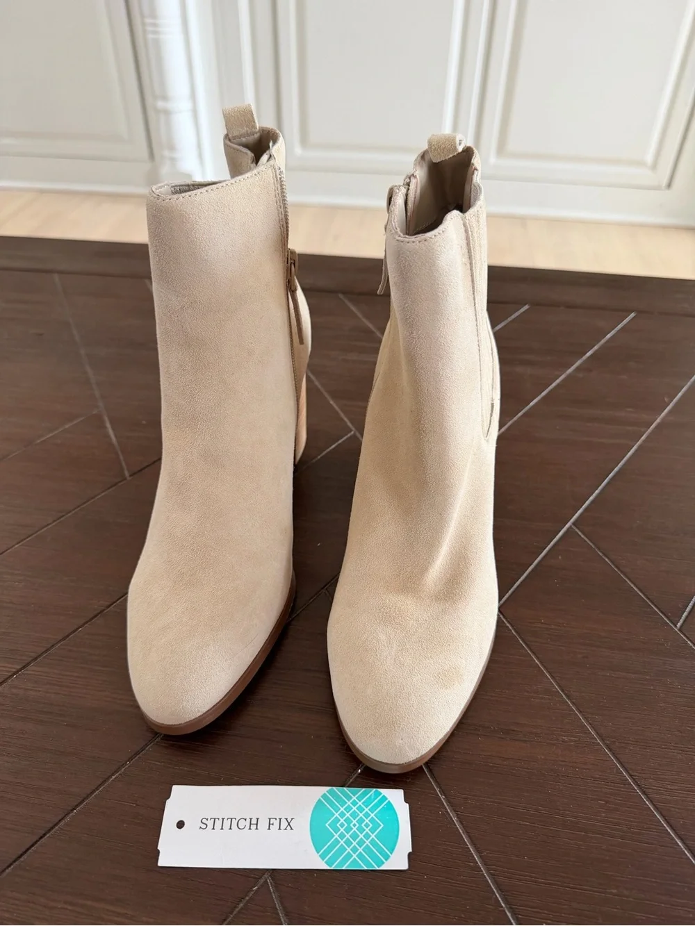 Violet & Red Meaghan Off White Suede Heeled Booties Size 7.5